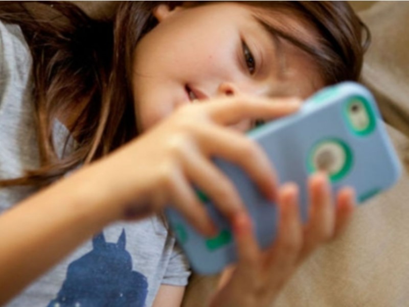 What’s destroying the kids – smartphones or distracted parents?